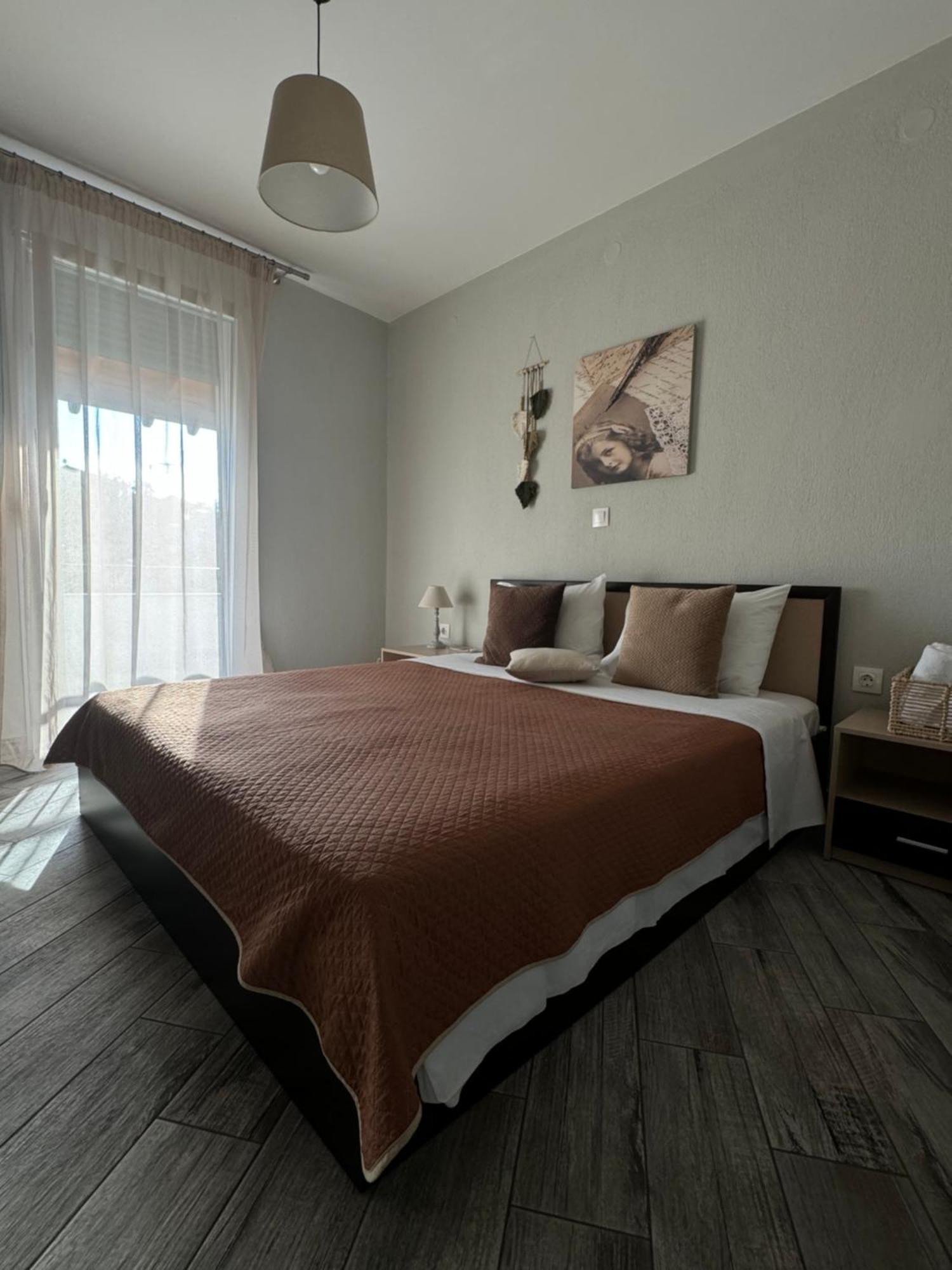 Private Modern Apartment Nea Roda Buitenkant foto
